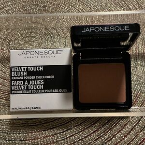 JAPONESQUE Velvet Touch Blush in Warm Brown
